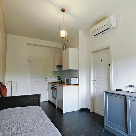 Homestay Lifei House *