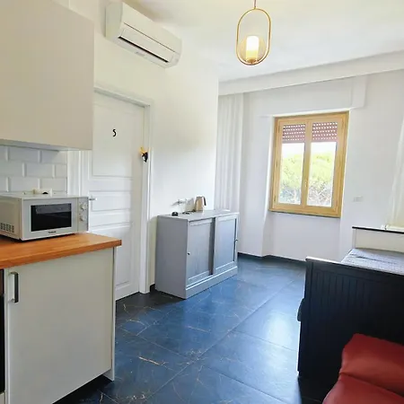 Lifei House Homestay